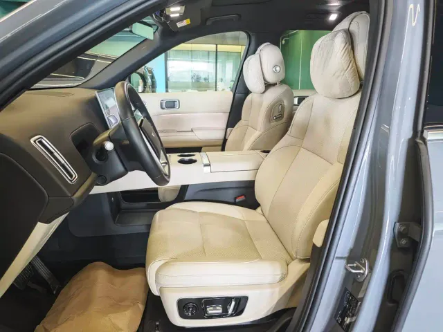Li Auto L8 — Фото автомобиля 4