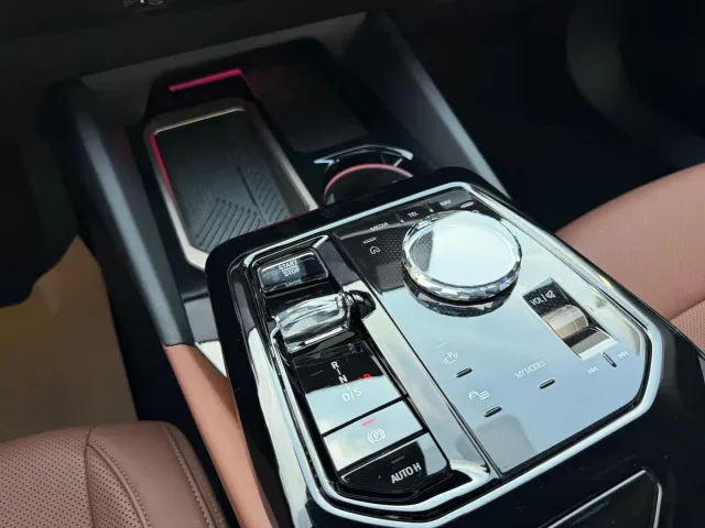 BMW 5 Series — Фото автомобиля 15