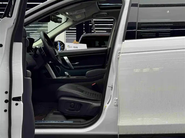 Land Rover Discovery Sport — Фото автомобиля 6