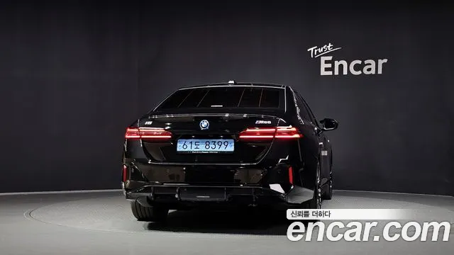 BMW i5 G60 — Фото автомобиля 4