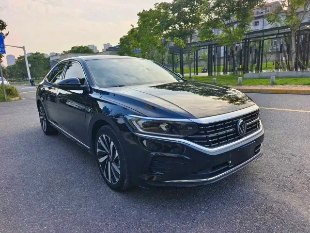 Volkswagen Passat — Фото автомобиля 3