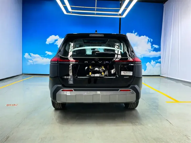 Toyota RAV4 — Фото автомобиля 5