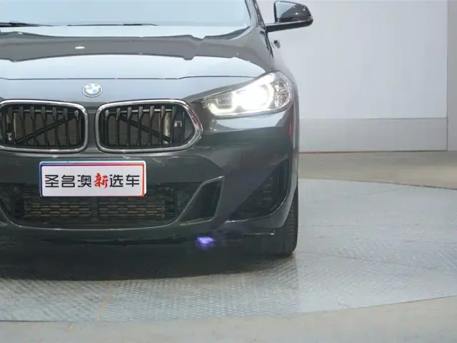 BMW X2 — Фото автомобиля 3