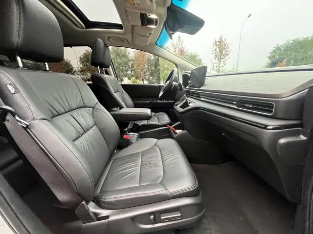 Honda Odyssey — Фото автомобиля 14