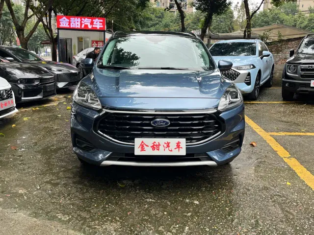 Ford Escape — Фото автомобиля 2