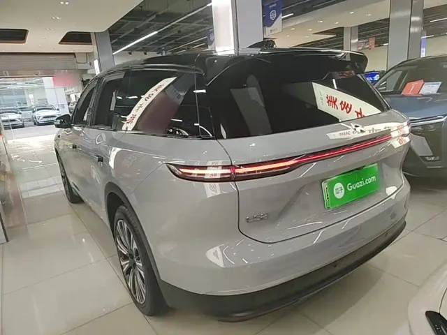 Nio ES8 — Фото автомобиля 4