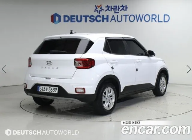 Hyundai Venue — Фото автомобиля 2