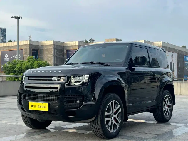 Фотография автомобиля — Land Rover Defender
