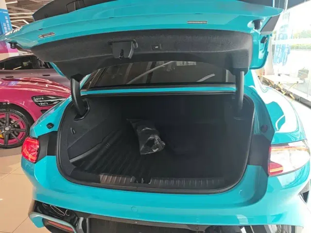 Xiaomi SU7 — Фото автомобиля 18