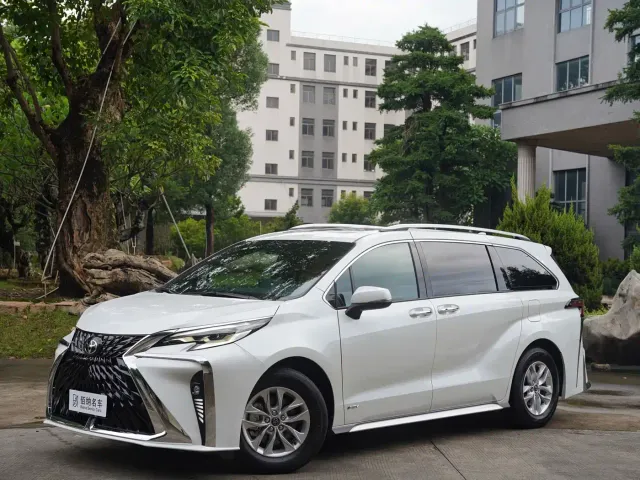 Toyota Granvia — Фото автомобиля 2
