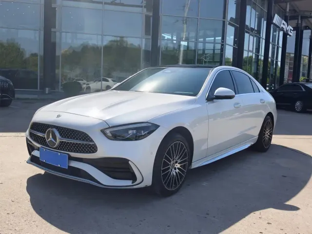 Фотография автомобиля — Mercedes-Benz C-Class