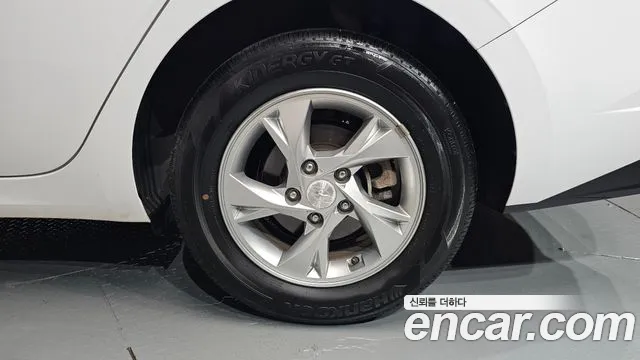 Hyundai AVANTE Avante (CN7) — Фото автомобиля 17