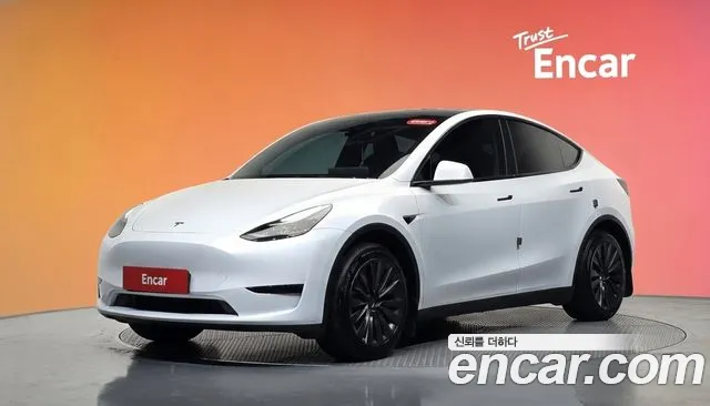Фотография автомобиля — Tesla Model Y