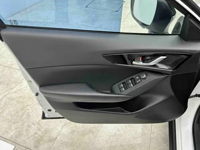 Mazda CX-4 — Фото автомобиля 16