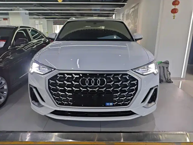 Audi Q3 — Фото автомобиля 2