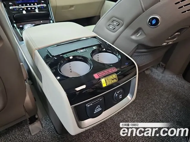 Kia Carnival Generation 4 — Фото автомобиля 14