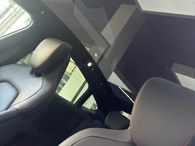 Xiaomi SU7 — Фото автомобиля 11