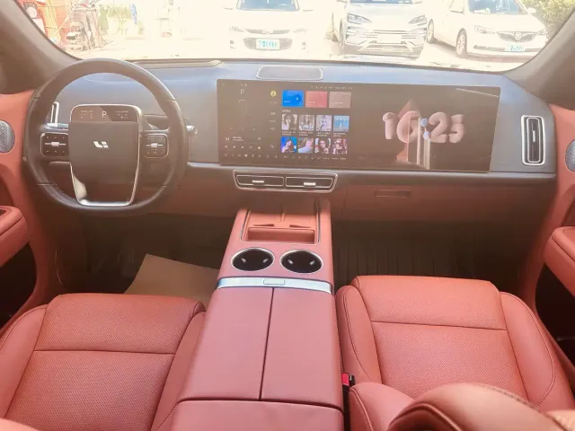 Li Auto L7 — Фото автомобиля 11