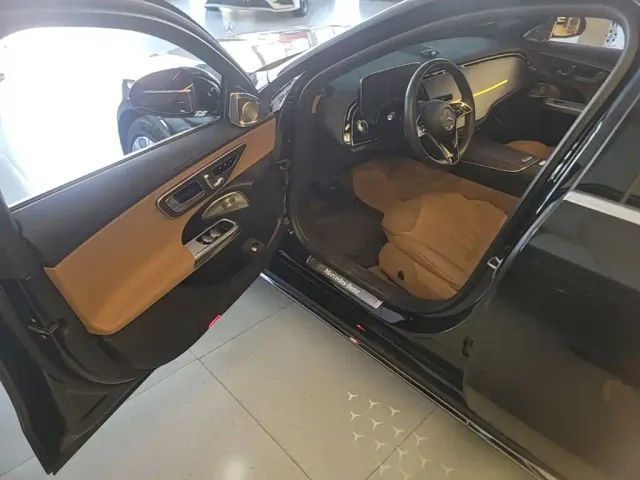 Mercedes-Benz E-Class — Фото автомобиля 15