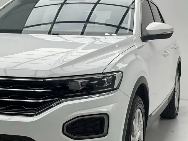 Volkswagen T-Roc — Фото автомобиля 3