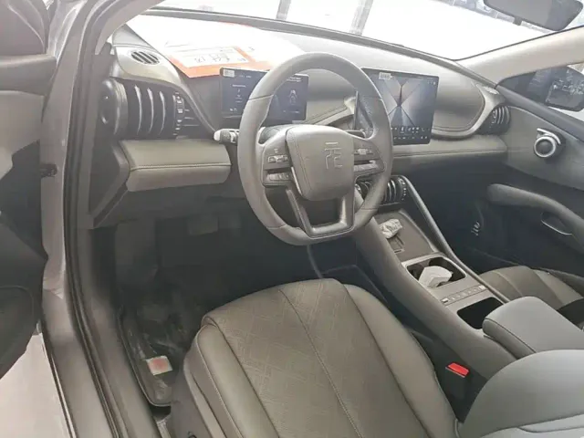 BYD Yuan PLUS — Фото автомобиля 9