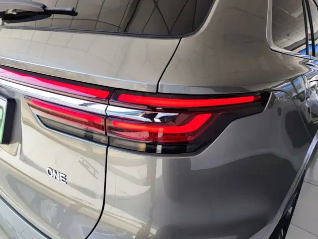 Li Auto ONE — Фото автомобиля 7