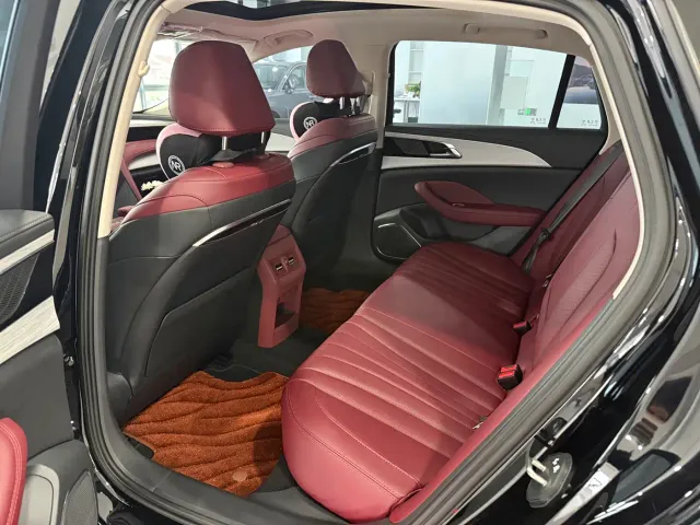 Hongqi H5 — Фото автомобиля 7