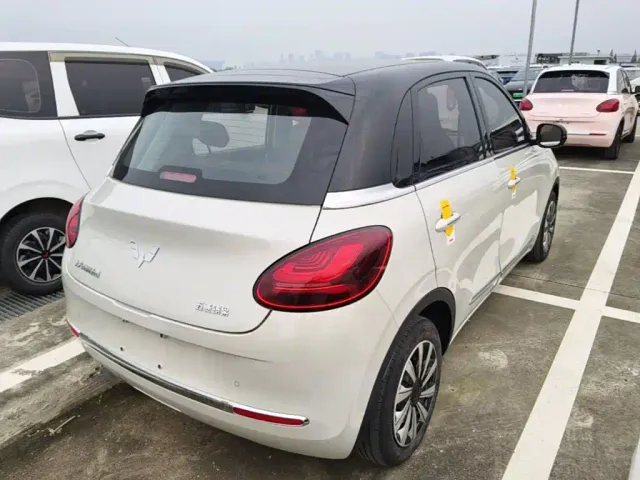 Wuling Bingo — Фото автомобиля 6