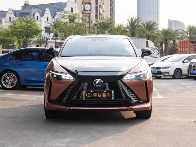 Lexus RZ — Фото автомобиля 2