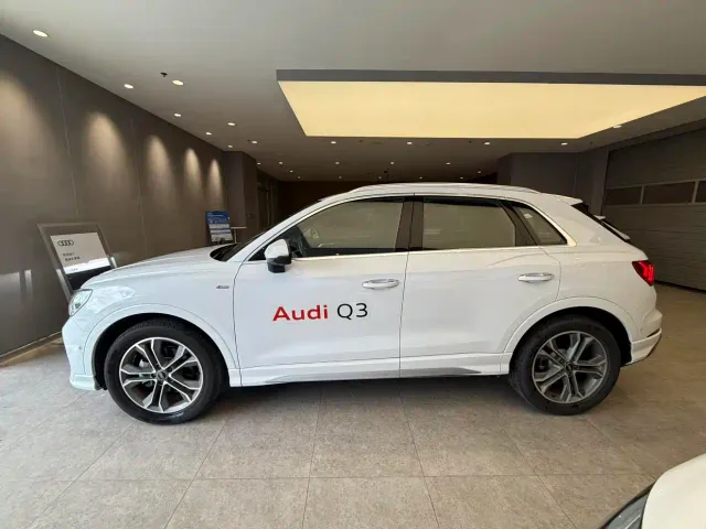 Audi Q3 — Фото автомобиля 3
