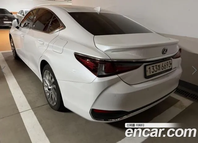 Lexus ES 7th Gen — Фото автомобиля 3