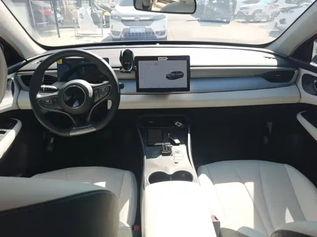 BYD Seal 05 DM-i — Фото автомобиля 9