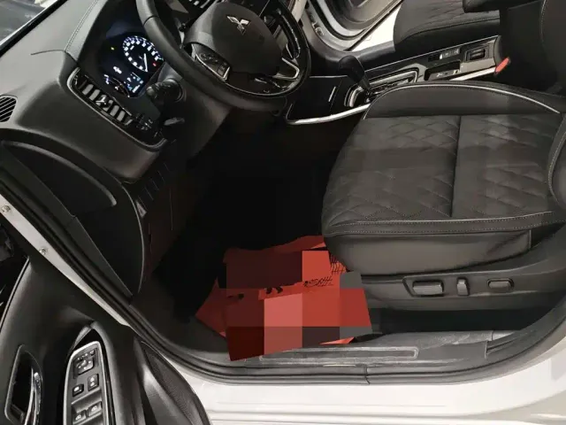 Mitsubishi Outlander — Фото автомобиля 11