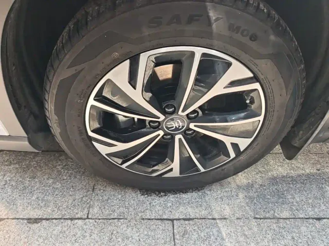 BYD Song Pro — Фото автомобиля 22