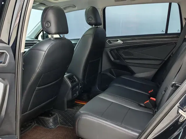 Volkswagen Tiguan L — Фото автомобиля 8