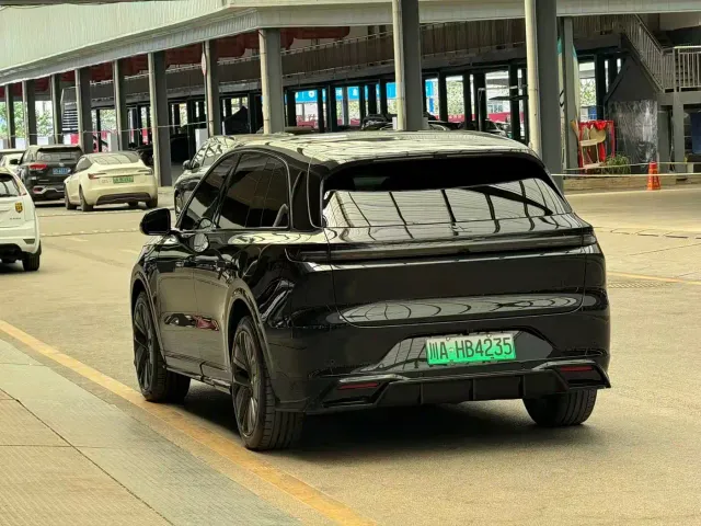 Li Auto L6 — Фото автомобиля 11