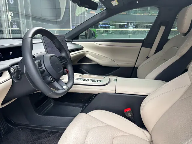 Xiaomi SU7 — Фото автомобиля 4