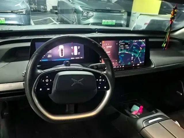 Xpeng P7 — Фото автомобиля 8
