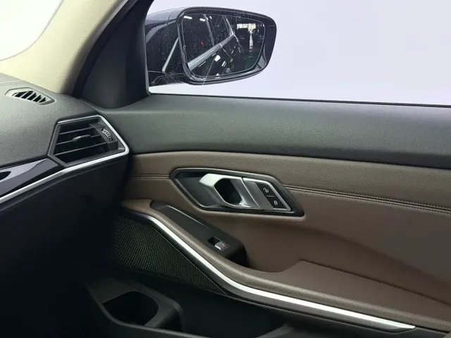 BMW 3 Series — Фото автомобиля 11