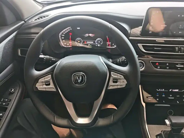 Changan CS75 — Фото автомобиля 10