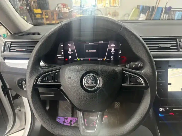 Skoda Superb — Фото автомобиля 18