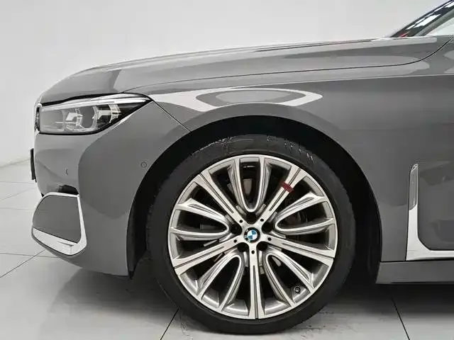 BMW 7 Series — Фото автомобиля 6