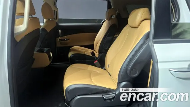 Kia Canival — Фото автомобиля 12