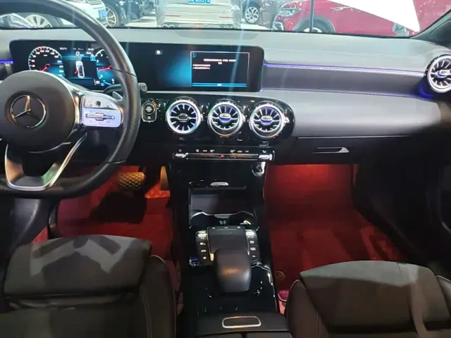 Mercedes-Benz A-Class — Фото автомобиля 12