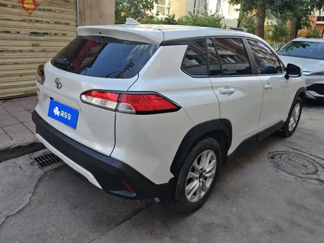 Toyota Corolla Cross — Фото автомобиля 3