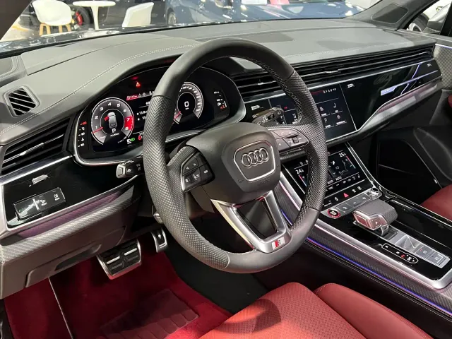 Audi SQ7 — Фото автомобиля 13