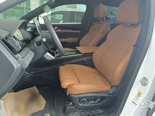 BYD Tang — Фото автомобиля 14