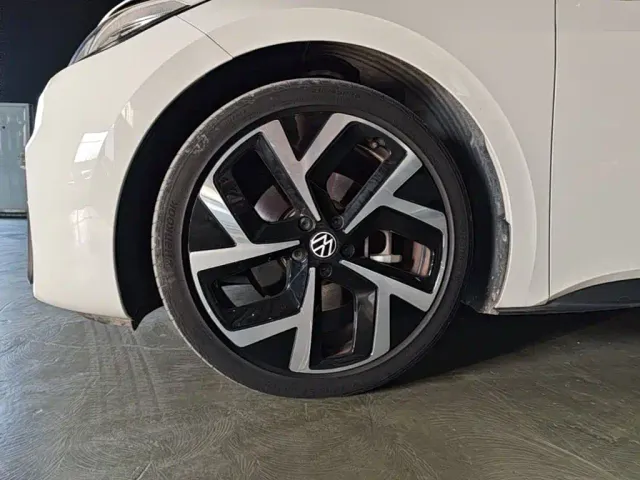 Volkswagen ID.3 — Фото автомобиля 22