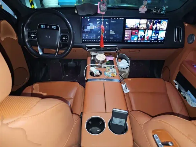 Li Auto L9 — Фото автомобиля 12