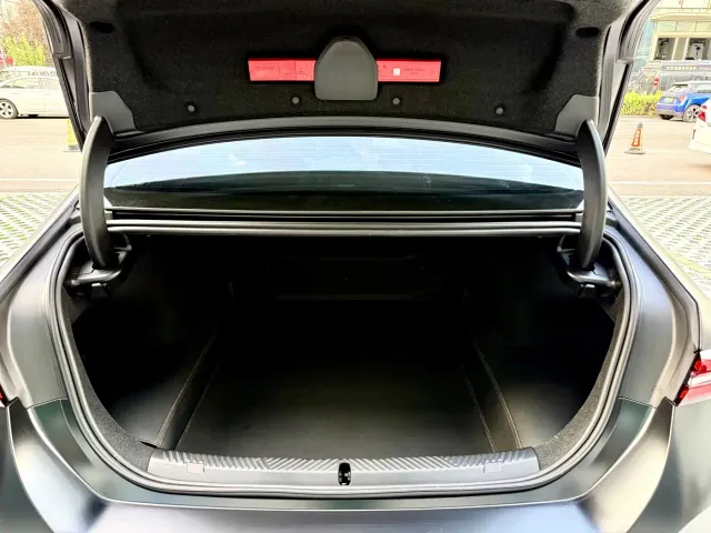 BMW 5 Series — Фото автомобиля 27